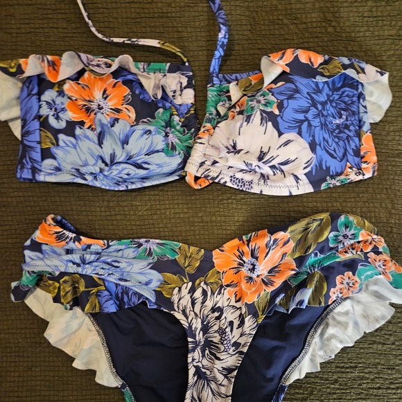 Aerie Blue Floral Swimsuit - Picture 1 of 3